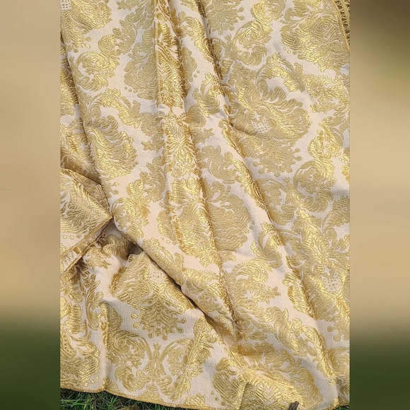 Vintage Gold  Tapestry Bedspread - Picture 4 of 7